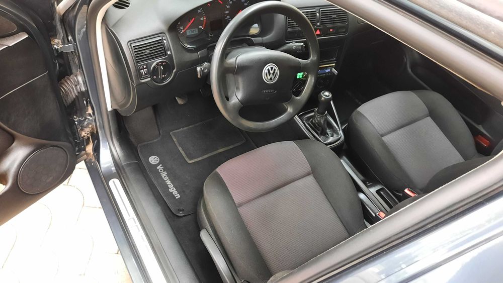 Volkswagen Golf 2001 р