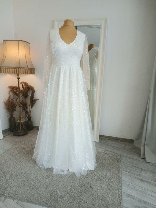 Glamour, plus size, suknia ślubna.