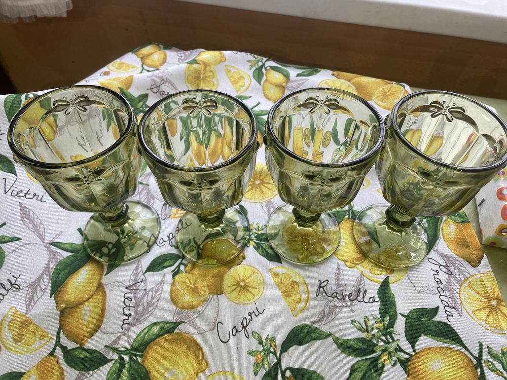 Бокалы из цветного стекла