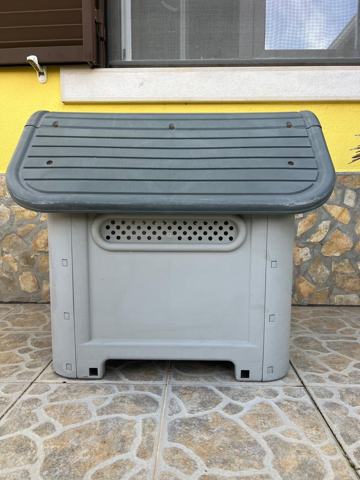 Casota para cão de porte médio