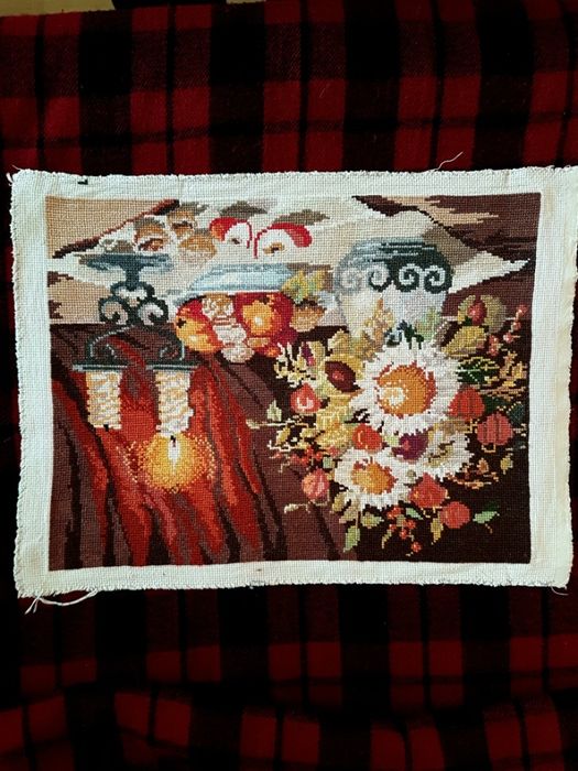 obraz wyszywany krzyżykami haft krzyżykowy haftowany na kanwie kwiaty