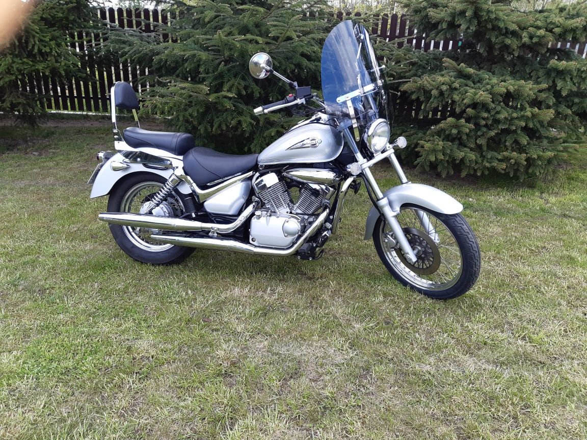 Suzuki Intruder 125 super stan