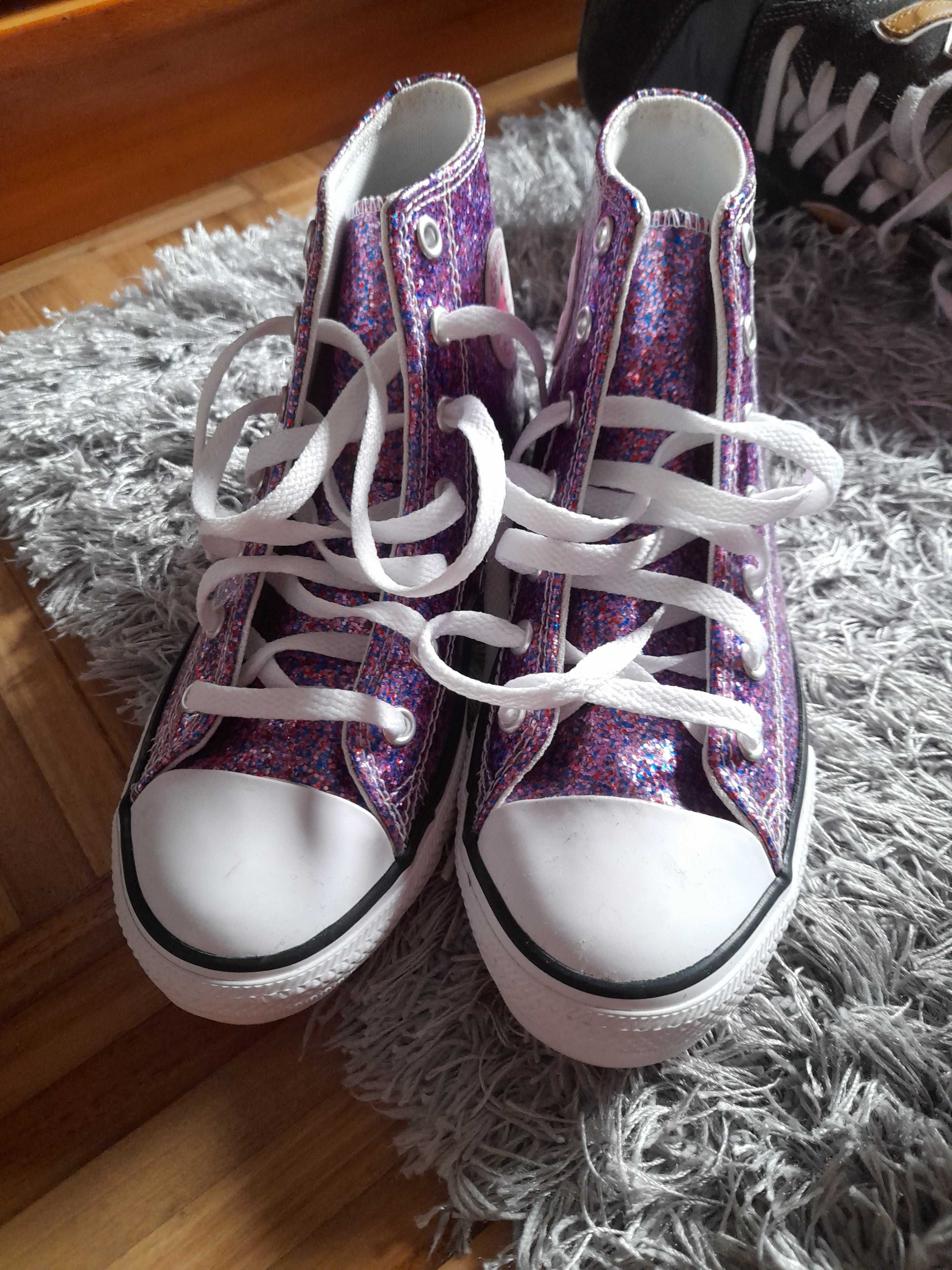 Tenis converse novos.