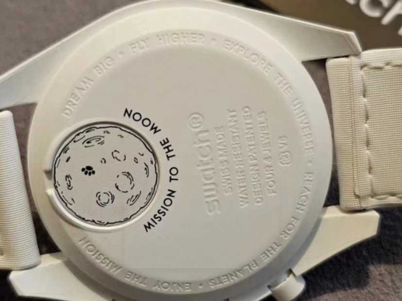 Swatch x Omega Bioceramic Moonswatch Mission To Moonphase Snoopy