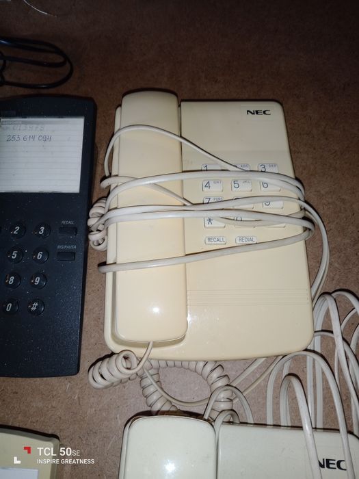 Telefones antigos para decoração ou colecionadores. 10€ cada um.