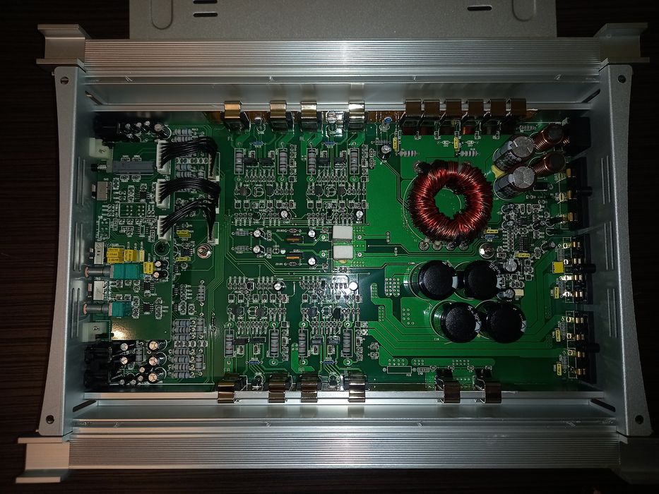 DLS CA41 wzmacniacz samochodowy