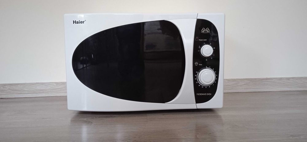 Kuchenka mikrofalowa Haier HR-6805GTA *GRILL*