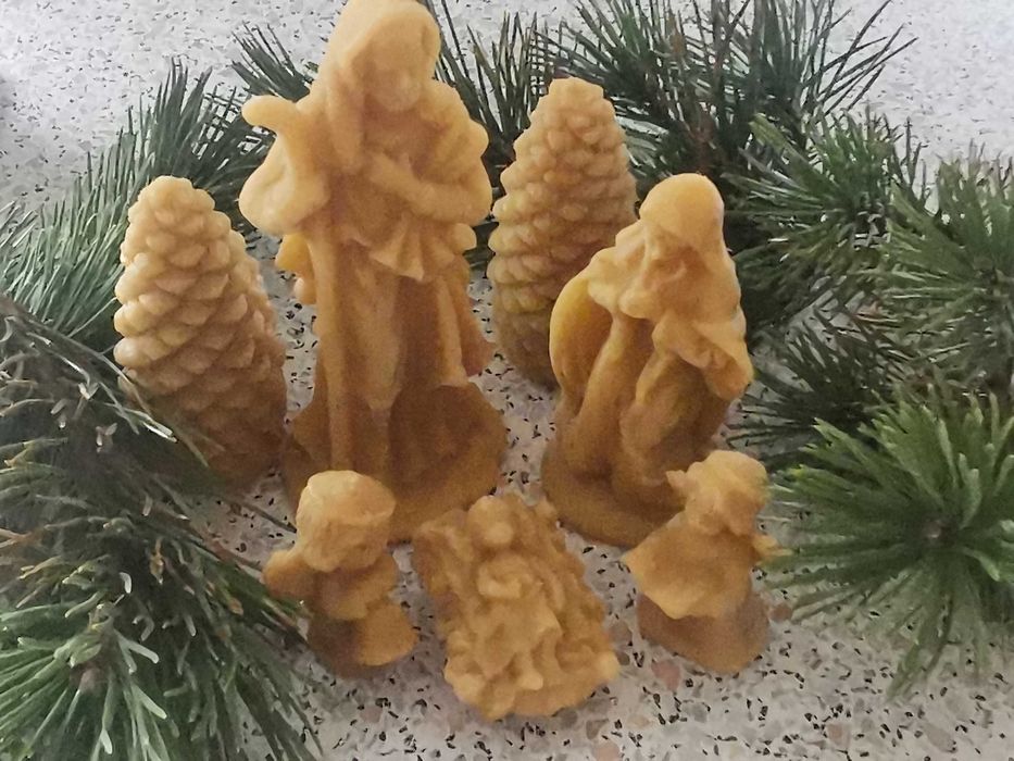 Figurki z naturalnego wosku pszczelego