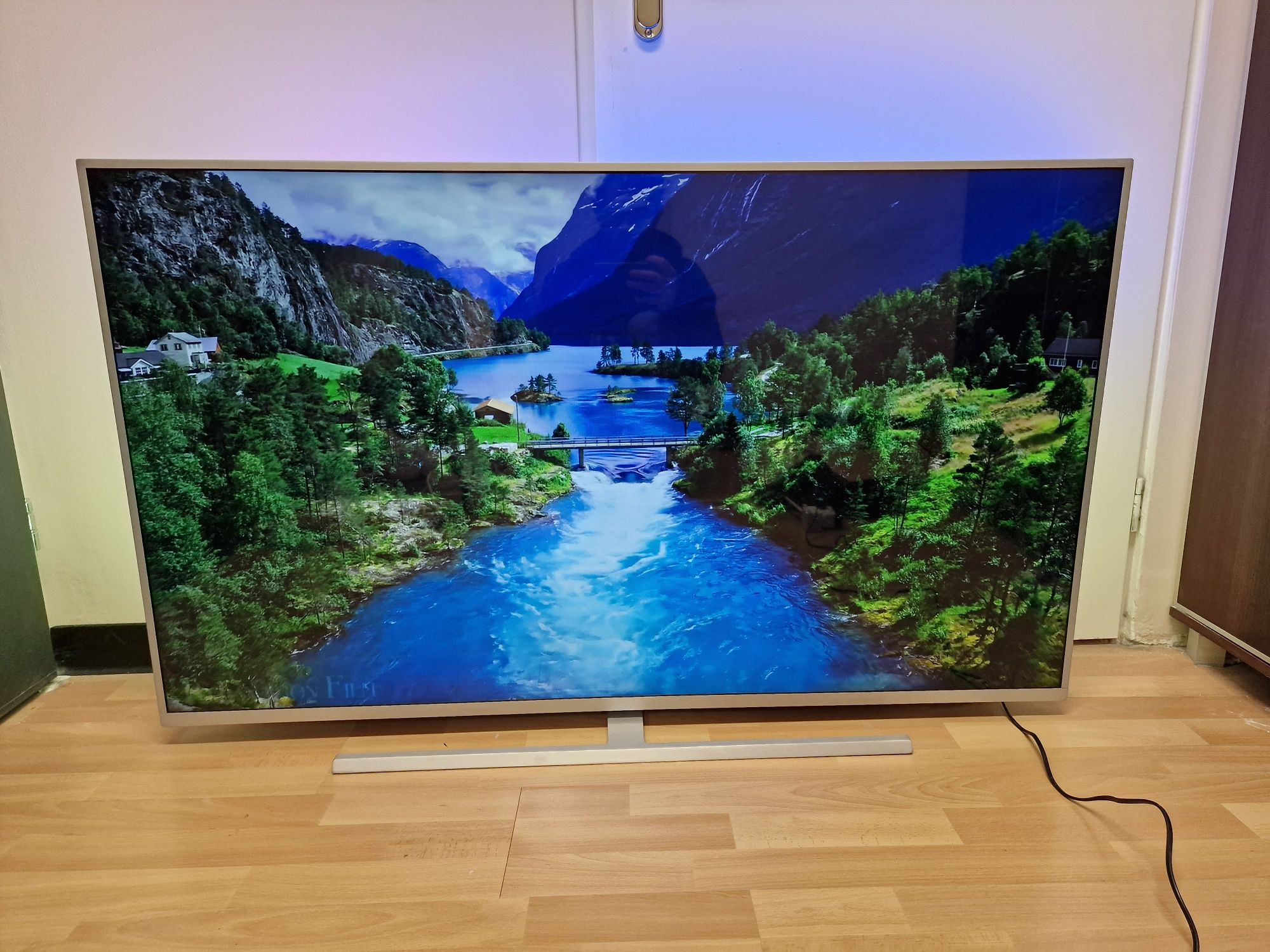 Philips 55cali Android Ambilight 4K telewizor z wadą