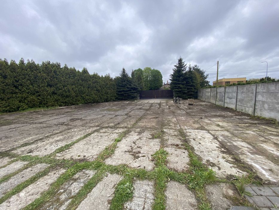 Wynajmę plac/miejsce postojowe na samochód /osobowy/garaż/kontener