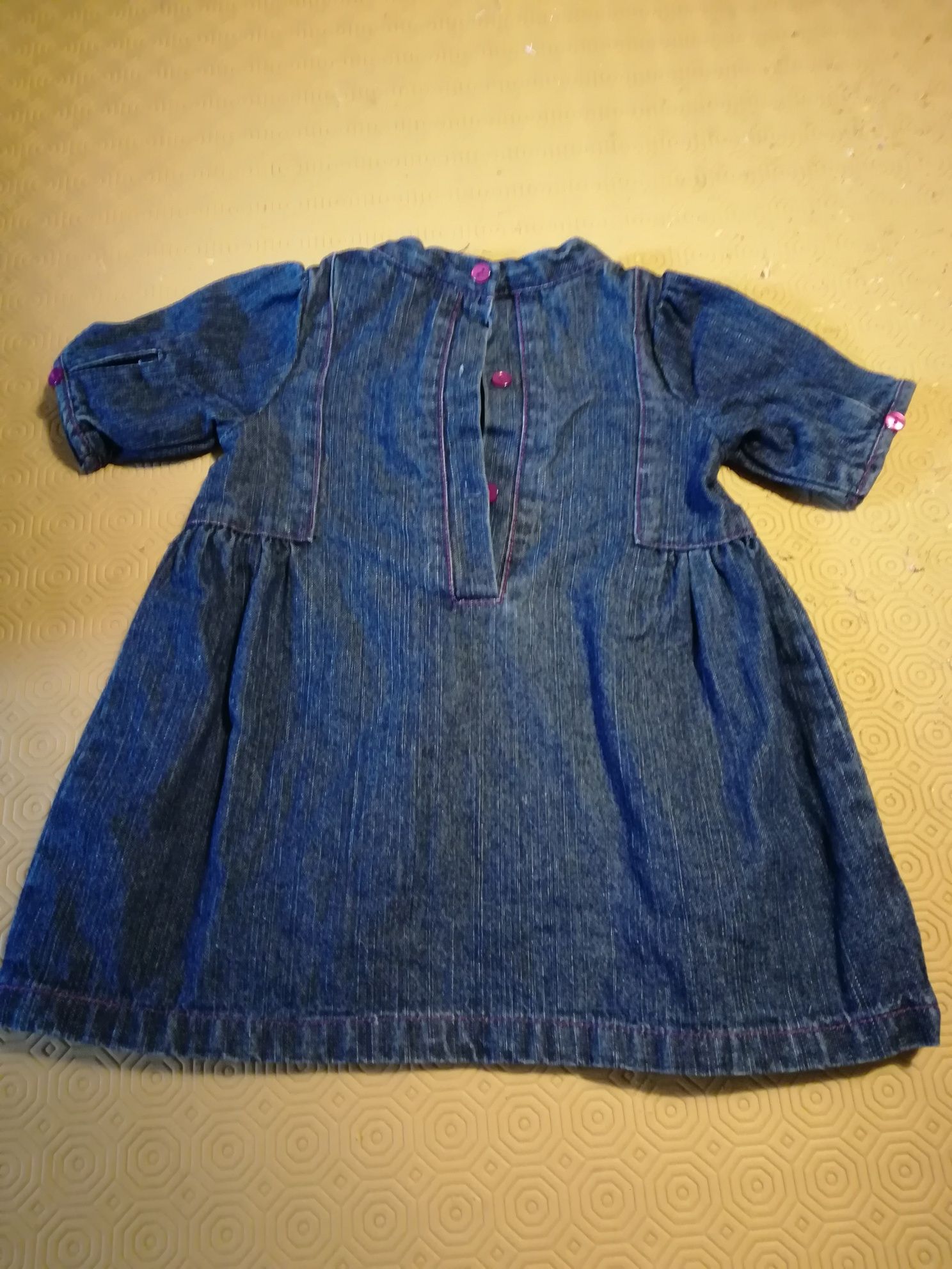 Vestido de ganga com flores
