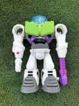 Robot do buzz lightyear inclui nave