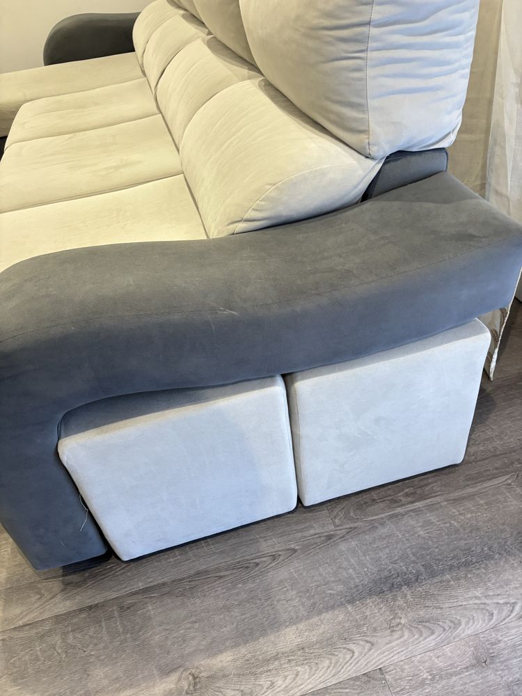 Sofa com chaise long + 2 bancos imbutidos