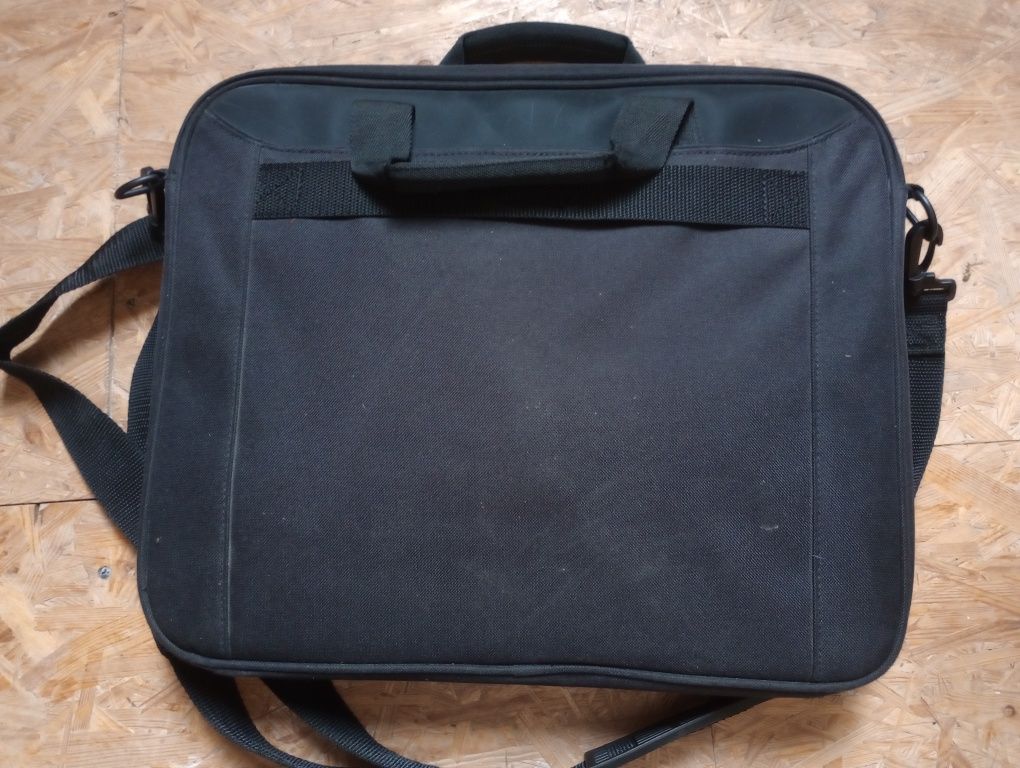 Nowa torba na laptopa