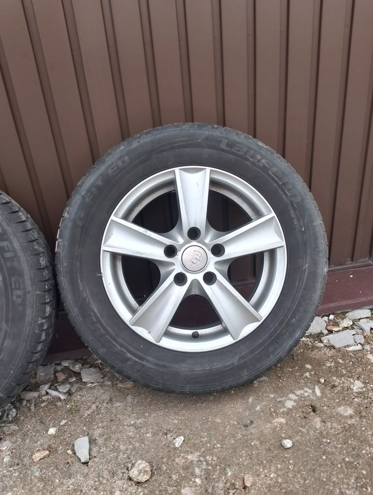 Sprzedam bardzo zadbane koła 15