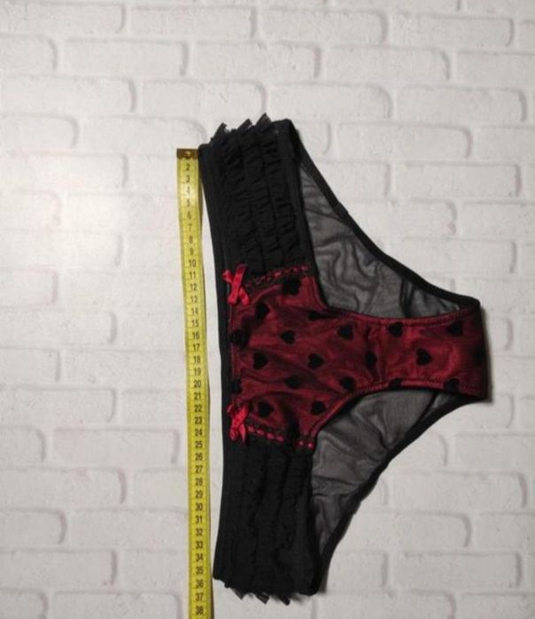Нарядный секси пеньюар с трусиками и кружевом черный с красным