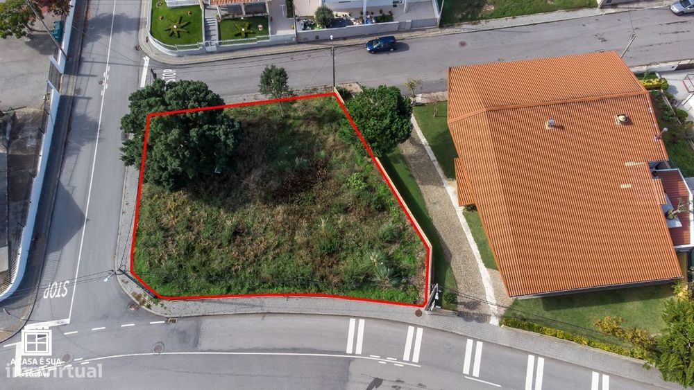 Terreno urbano com 780 m2 em Rio Meão