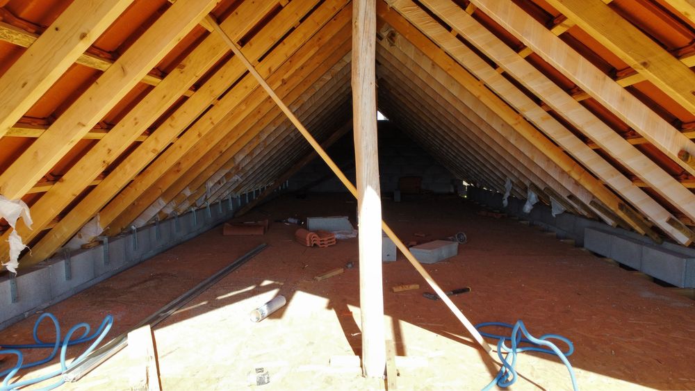 Construção, remodelação e manutenção