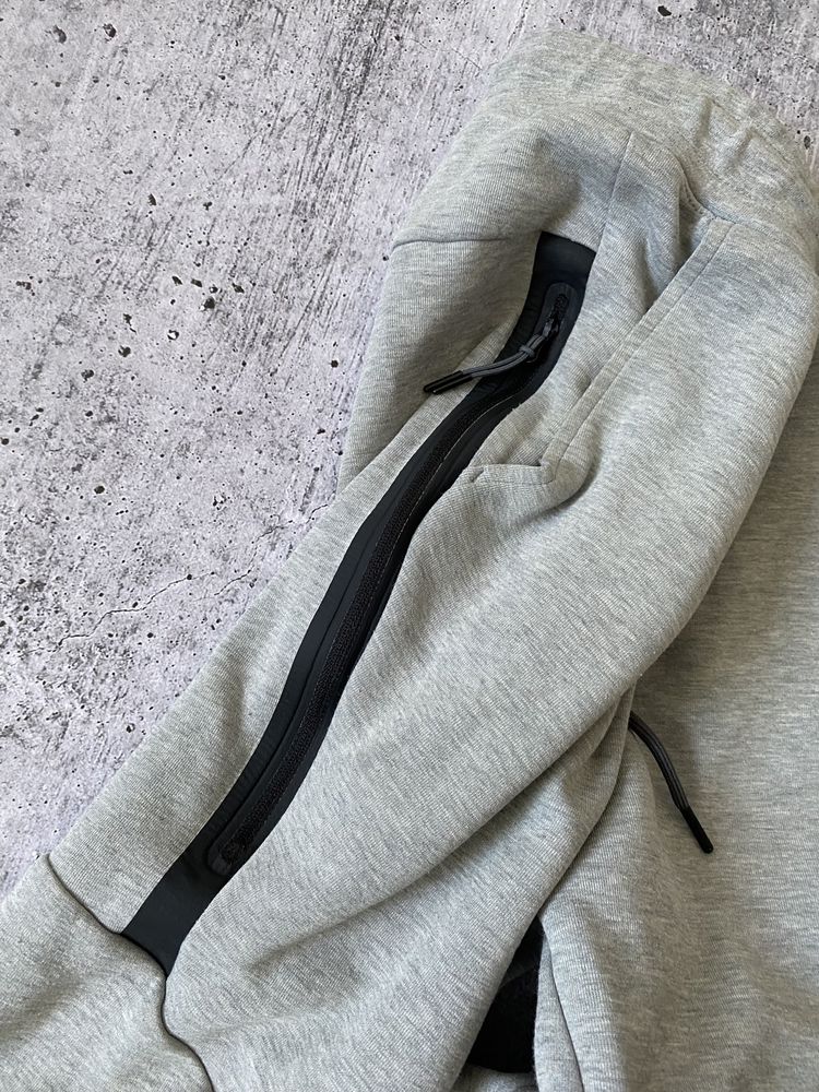 Спортивные штаны Nike Tech Fleece