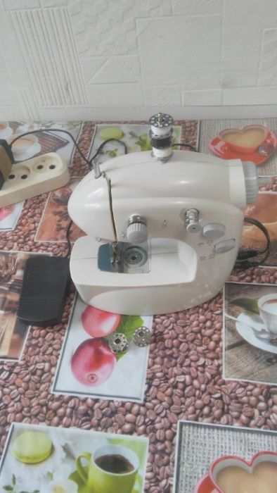Швейная машинка Mini Sewing Machine FHSM-203