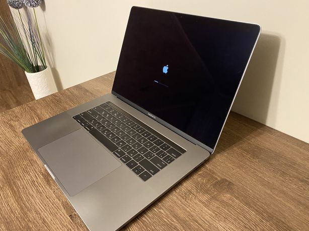 Apple MacBook Pro 15” 2016 A1707 [i7 16gb 512Gb Radeon 455 ІДЕАЛ