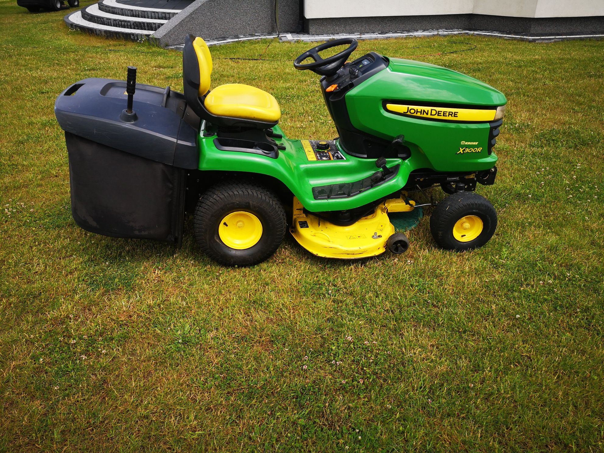 Sprzedam Traktorek kosiarka John Deere X 300 R