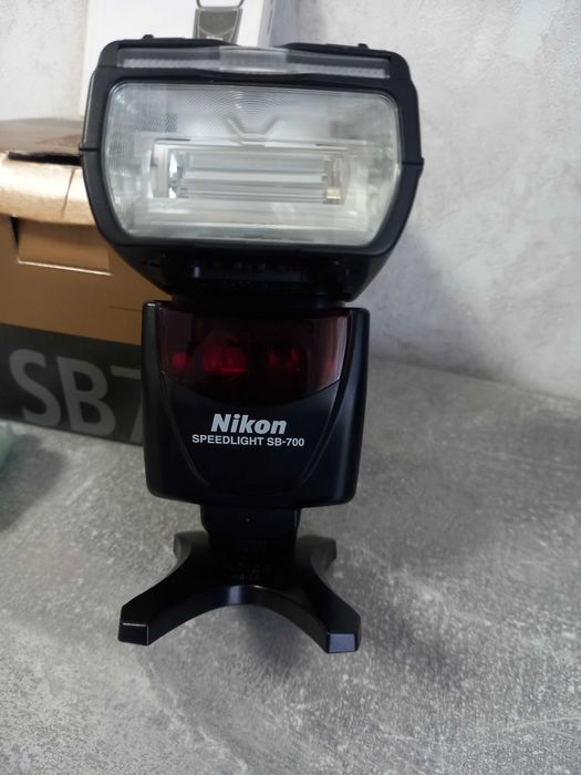 Спалах для фотоапаратiв  Nikon SB 700