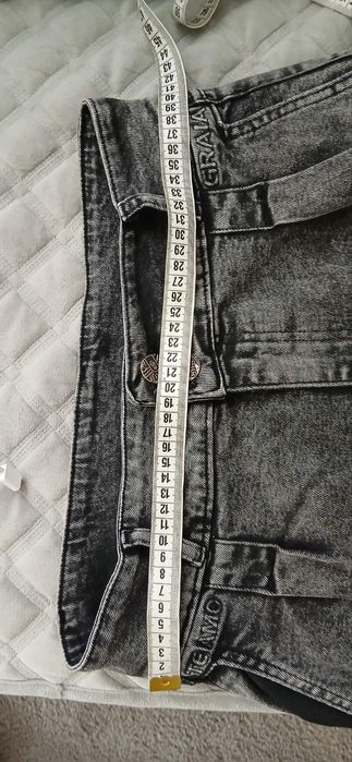 Жіночі джинси мом в гарному стані