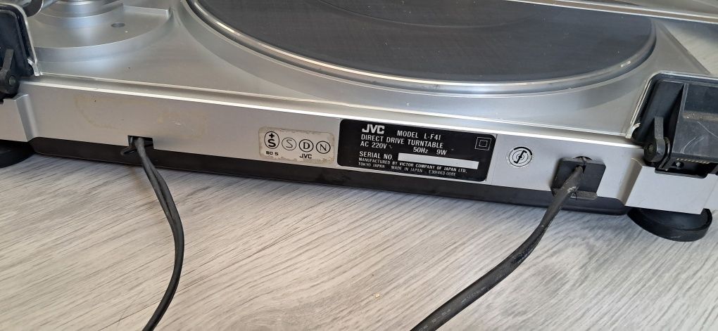 Gramofon jvc l-f41