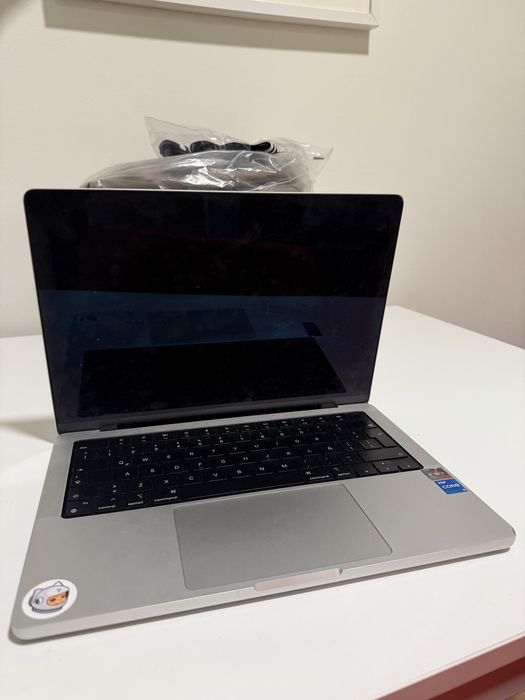MacBook PRO 14’ 2021 16GB RAM 512 SSD