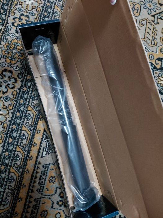 Задние амортизаторы на  Renault Megan 2+сайлентблок балки