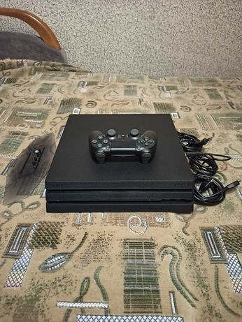Продам консоль Sony PlayStation 4 Pro