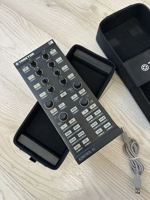DJ контроллер Traktor Kontrol X1 MK2.