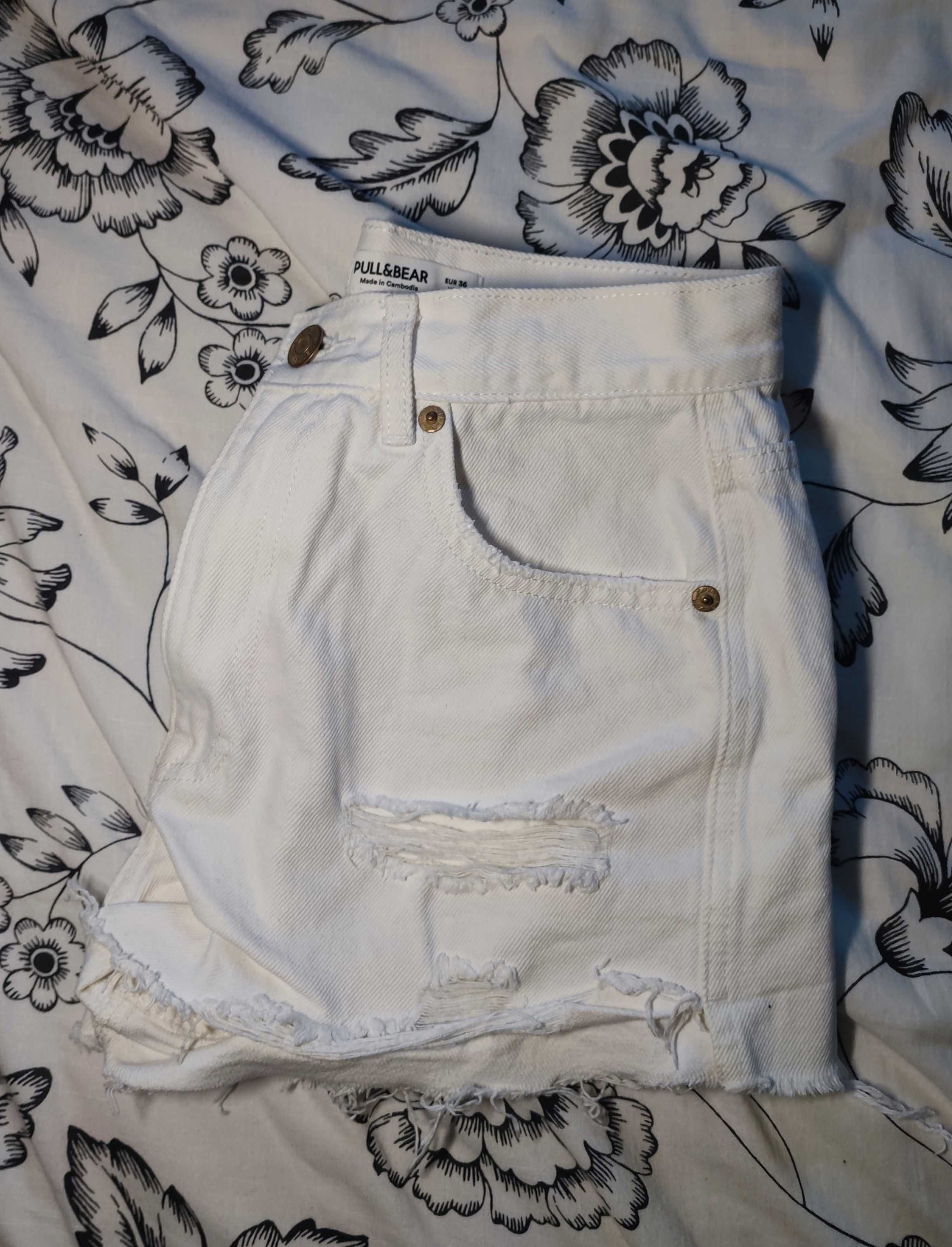 Calções brancos Pull & Bear