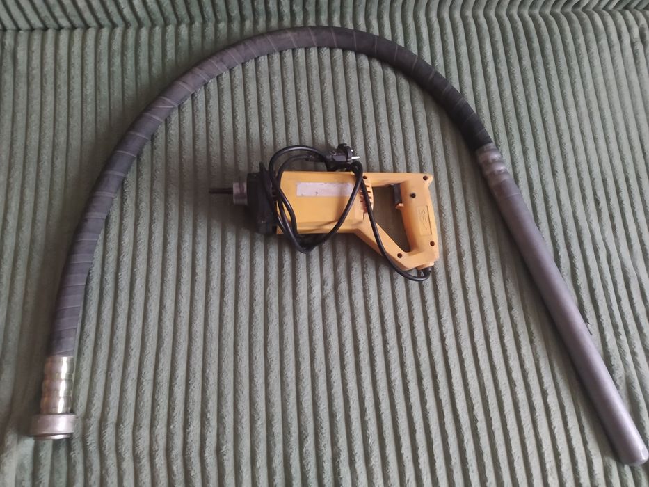 Ущільнювач (вібратор) для бетону