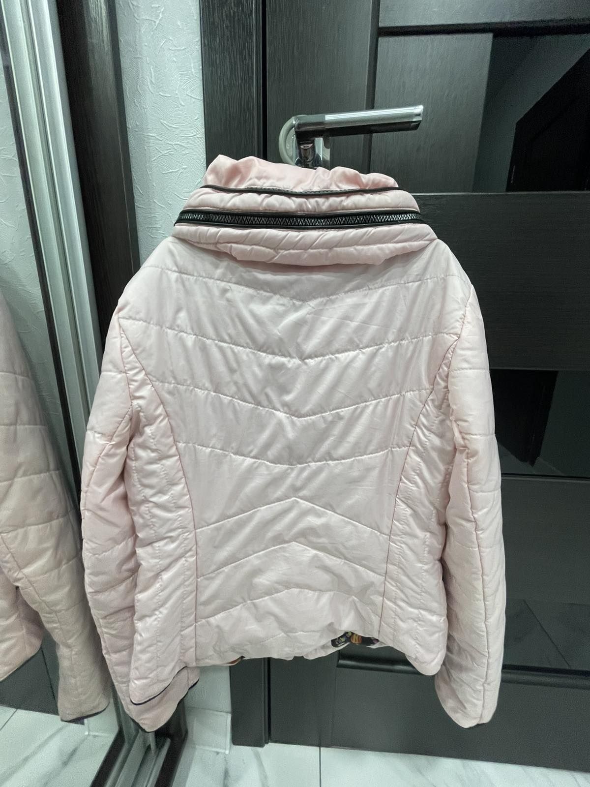 Розовая куртка на девочку