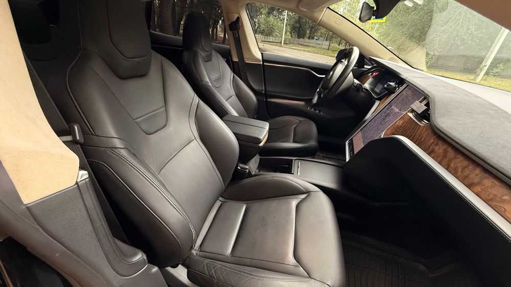 Tesla model s 90d dual motor Rest
