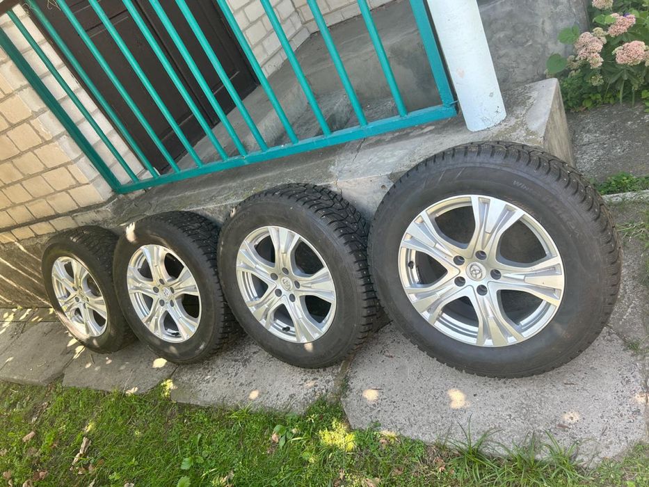 Продам зимову шину резину гуму на дисках Hankook Winter i*pike x R17