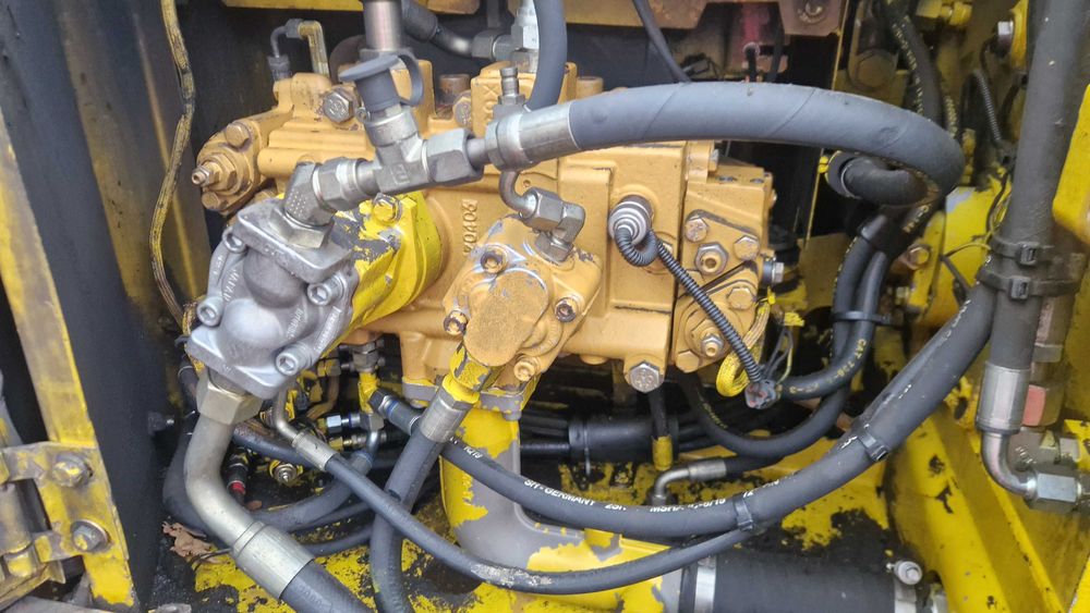 koparka cat 312c caterpillar reduktor obrotu rozdzielacz gąsienica