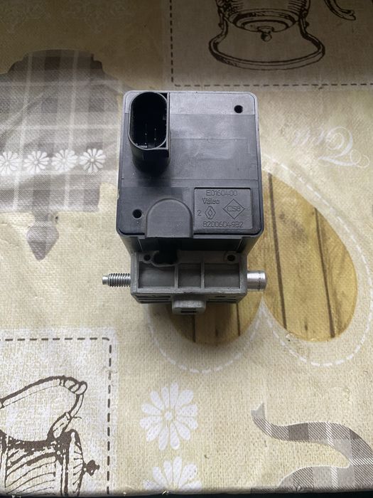 Блокування керма 8200604932 Renault Megane 3,Scenik 3 .ковпак колеса