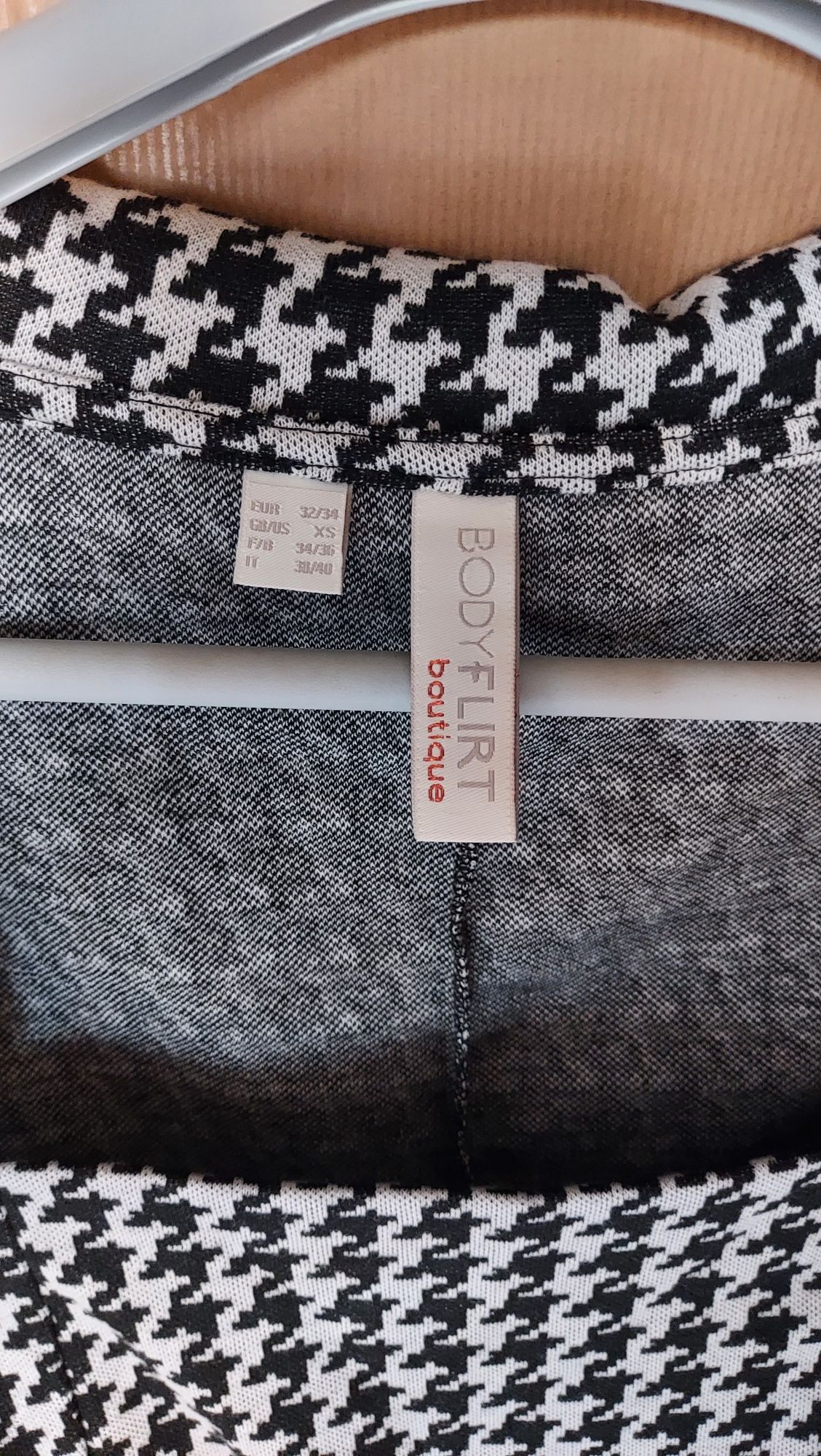 Sukienka bonprix