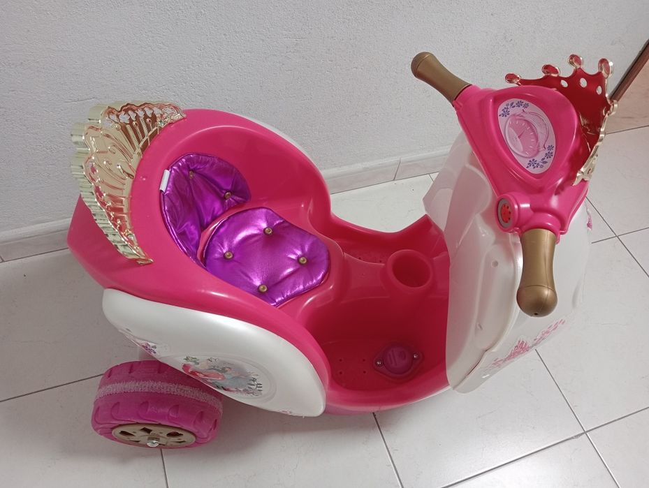 Moto elétrica Feber Princesas Disney