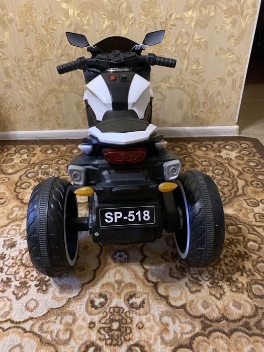 Детский электромобиль