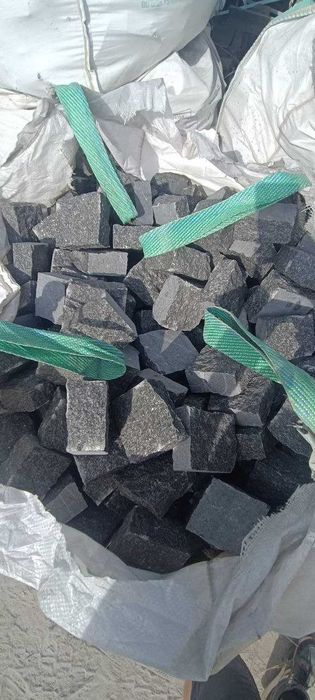 Бруківка гранітна колота габбро