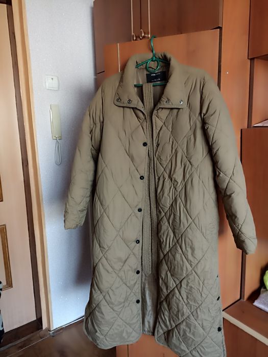 Пальто стеганное 48 цвет хаки