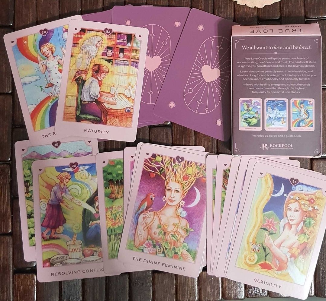 Karty True Love Tarot Oracle. Super prezent. Nowe w folii.