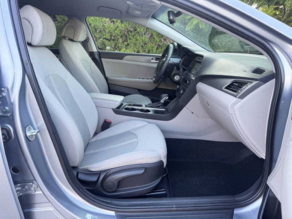 Hyundai Sonata SE      2017