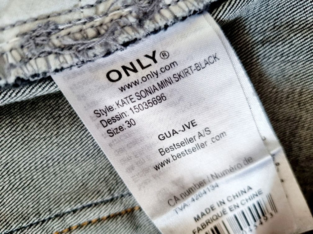 Damska, ponadczasowa spódnica dżinsowa firmy Vero Moda.

Możliwość OLX