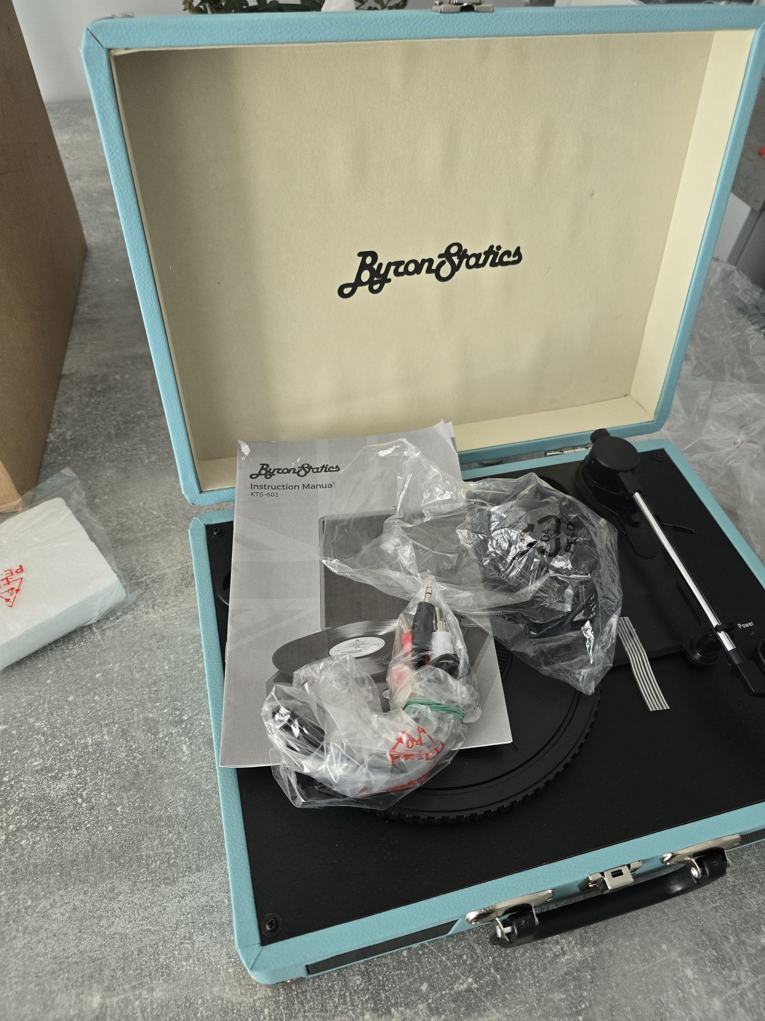 Gramofon przenośny KTS 601