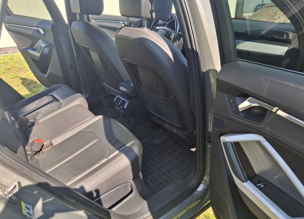 Audi Q3 Premium Plus 2021 року